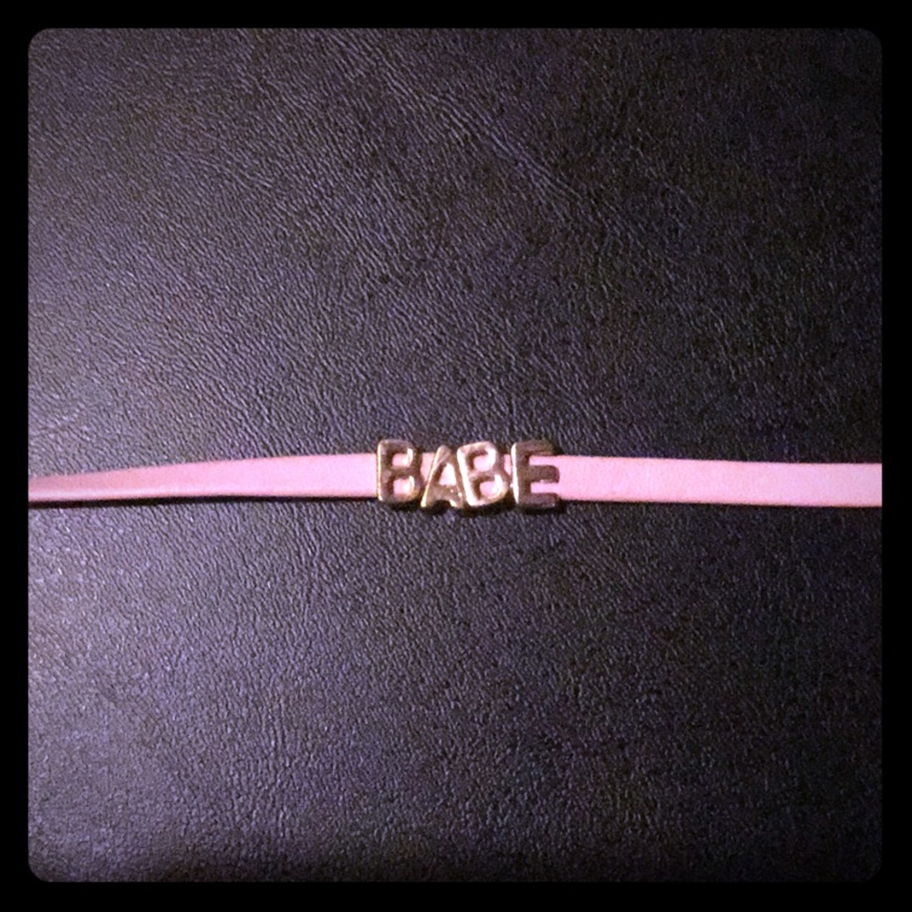 Babe Chocker In Pink💕